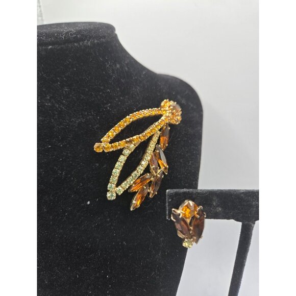 Vintage Brooch 2.5" and Clip Earrings 1940s Golden Citron and Brown Rhinestones - Picture 5 of 7
